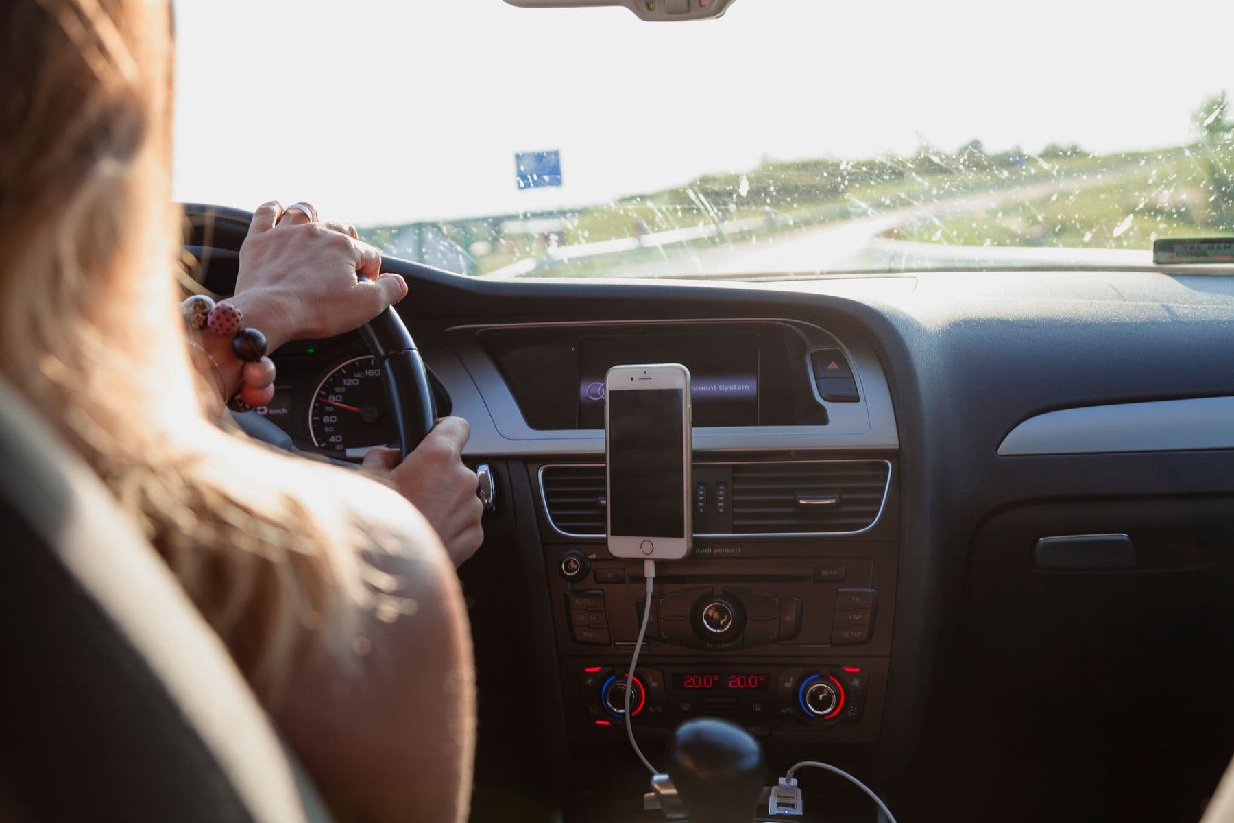 Trajet en voiture, mobilité urbaine contemporaine